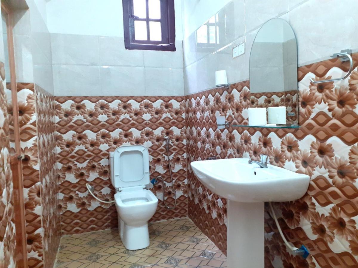 Subash Hotel Nallathanniya Extérieur photo