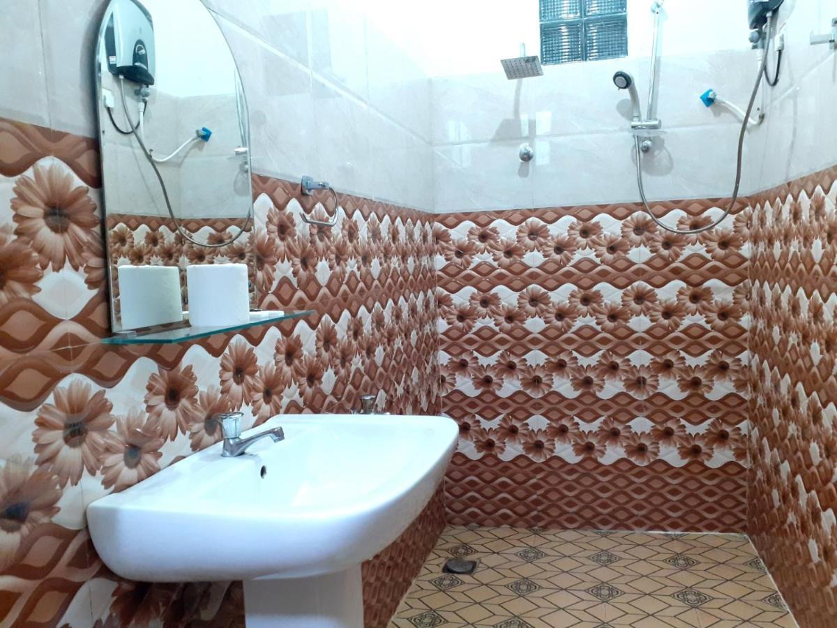 Subash Hotel Nallathanniya Extérieur photo