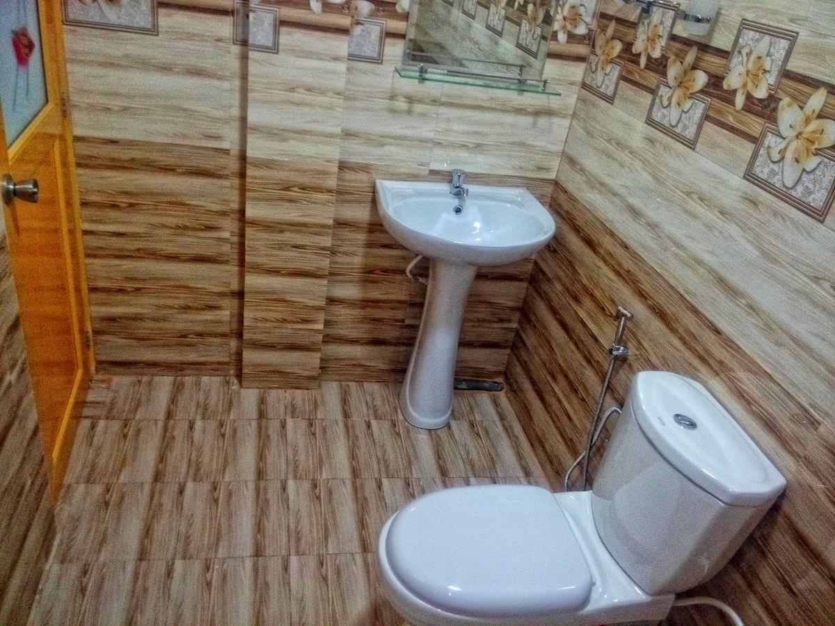 Subash Hotel Nallathanniya Extérieur photo