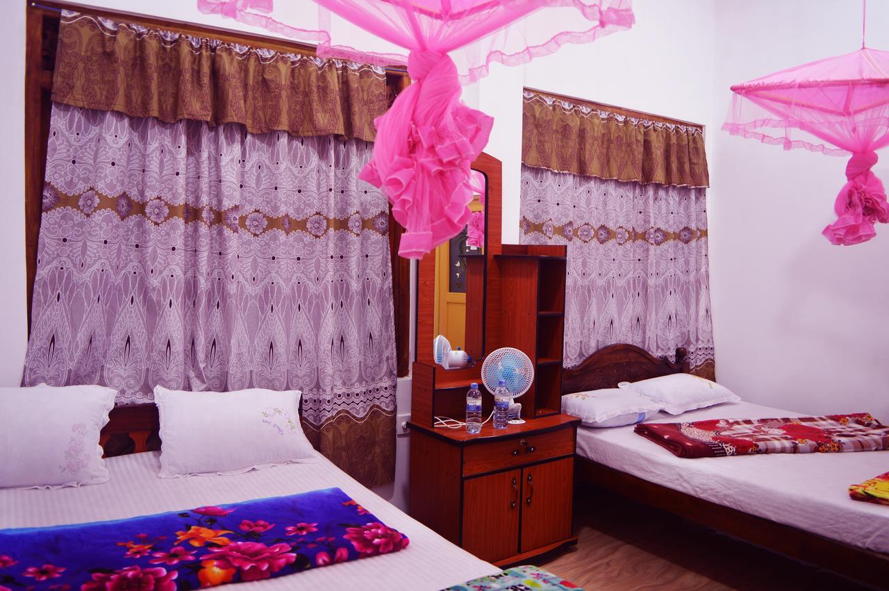 Subash Hotel Nallathanniya Extérieur photo