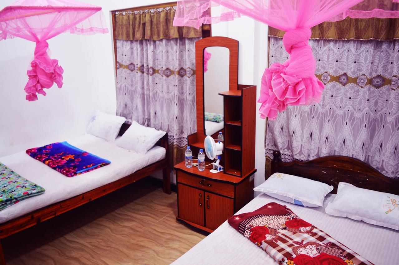 Subash Hotel Nallathanniya Extérieur photo