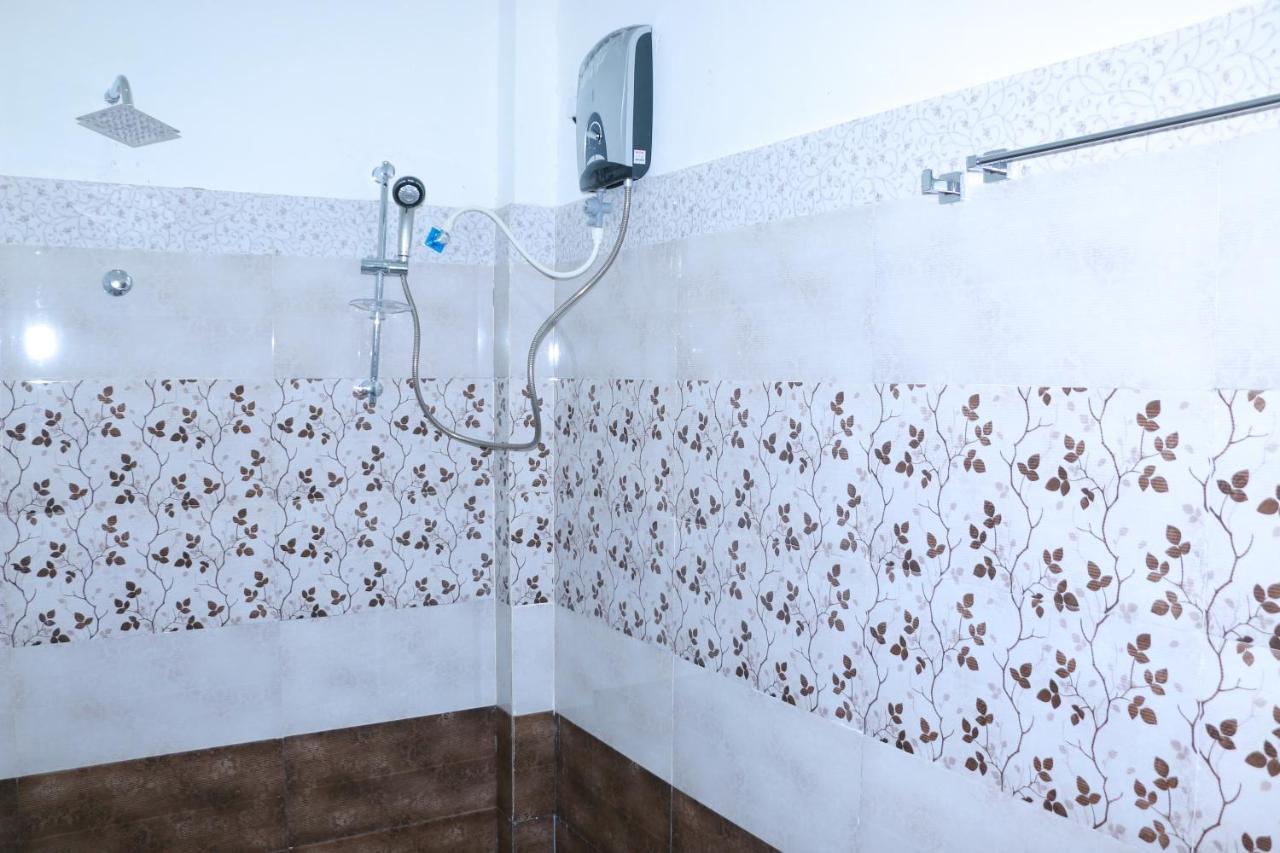 Subash Hotel Nallathanniya Extérieur photo